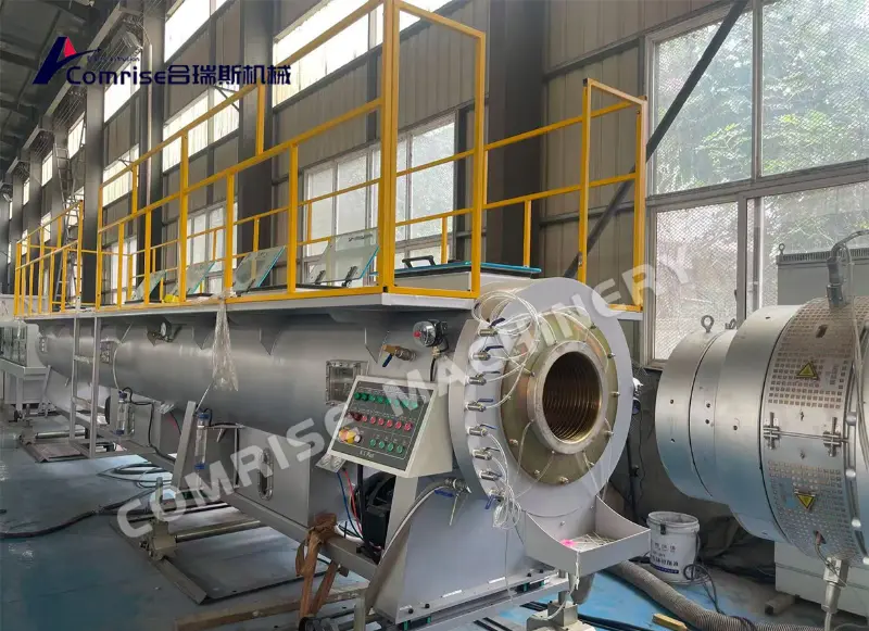 Berjaya Melengkapkan Percubaan Kilang Talian Penyemperitan Paip PE Diameter Besar (200–500 mm) Berjaya Melengkapkan Percubaan Kilang Talian Penyemperitan Paip PE Diameter Besar (200–500 mm)